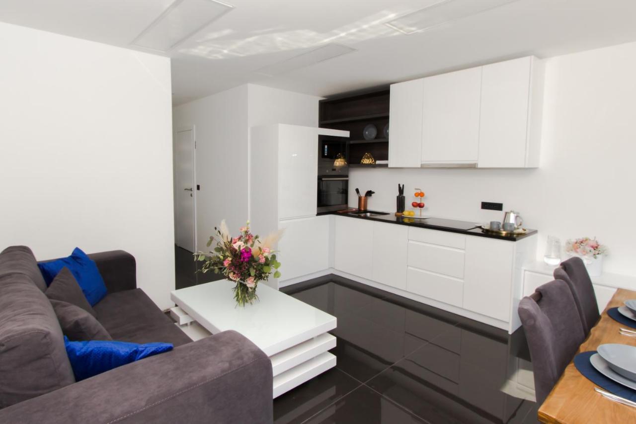 Alexandra Apartments Tribalj Eksteriør billede
